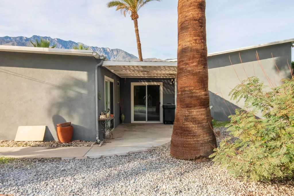 2272 N Starr Road, Palm Springs, California 92262 home-pic-37
