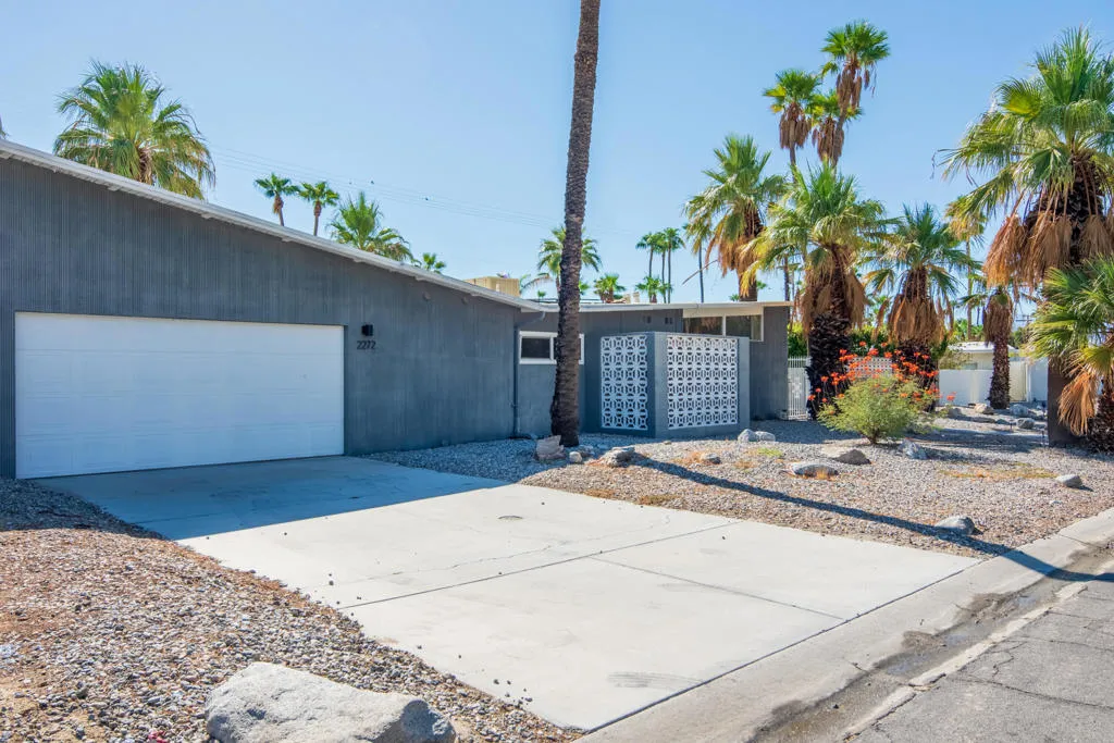2272 N Starr Road, Palm Springs, California 92262 home-pic-1