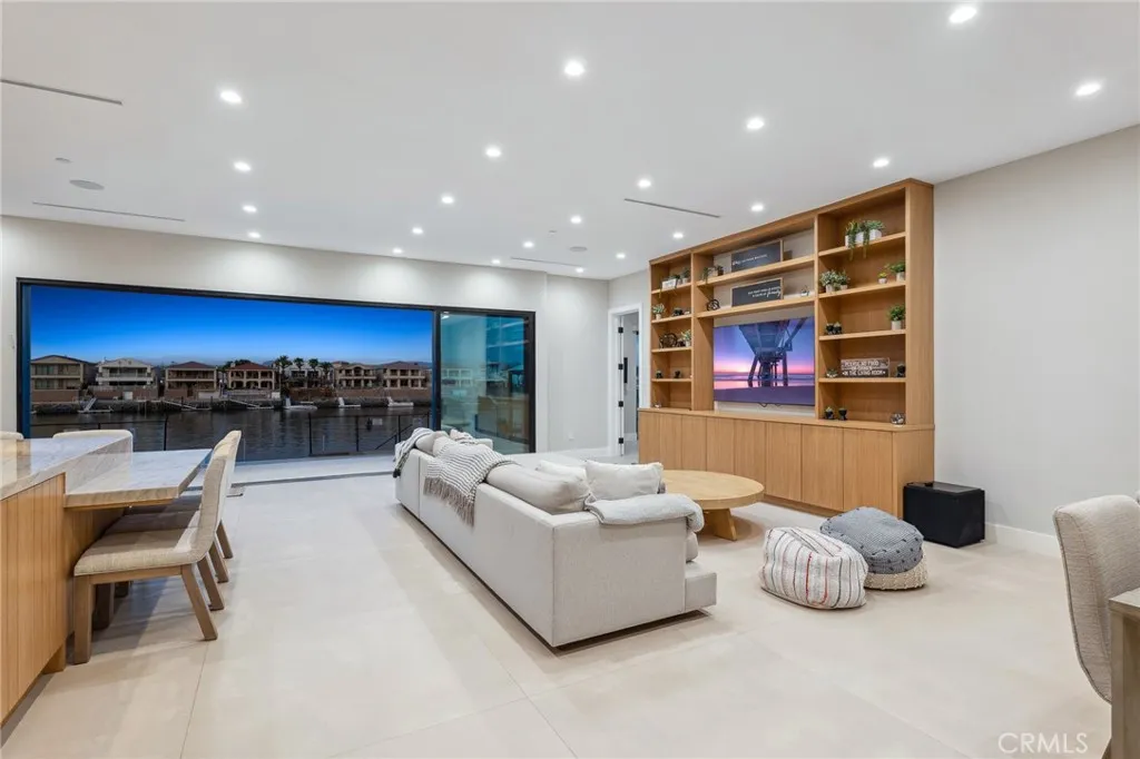 908 Beach, Needles, California 92363 home-pic-3