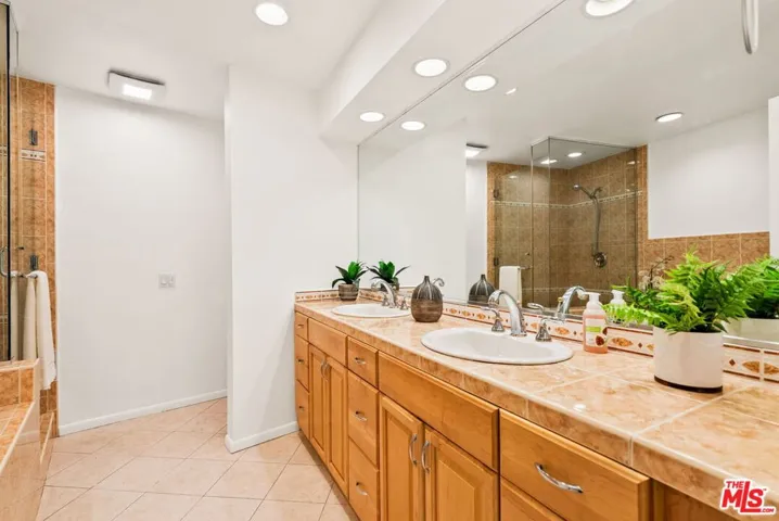 Main Bathroom dual sinks