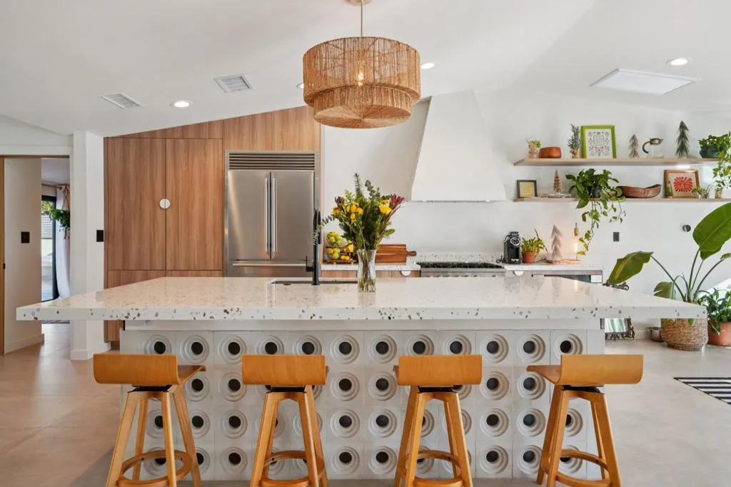 3864 E Calle San Raphael, Palm Springs, California 92264 home-pic-2