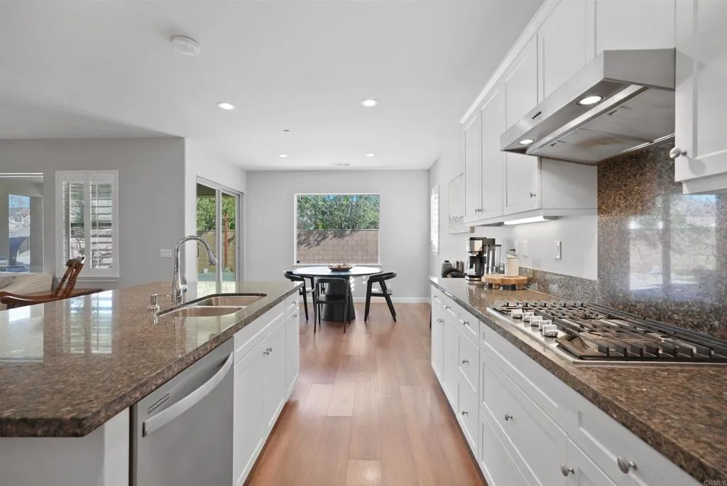 27702 Collier Drive, Menifee, California 92585 home-pic-12