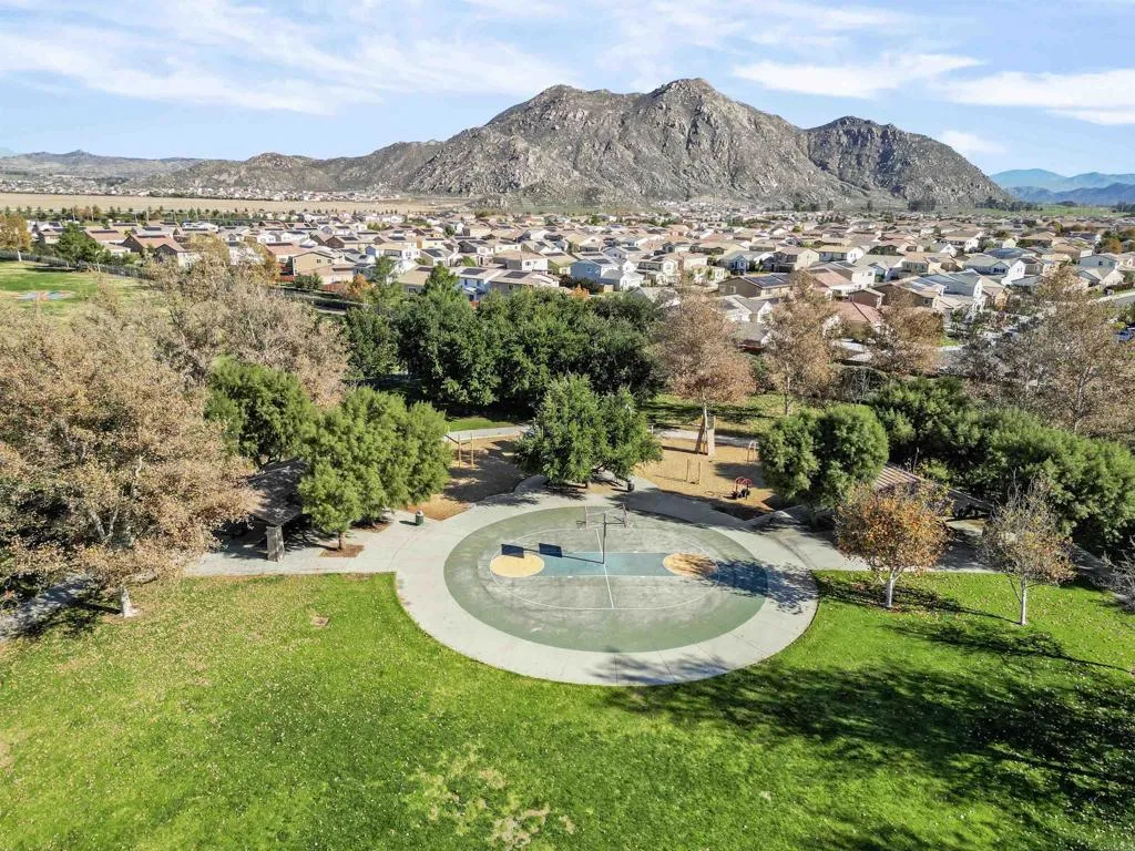 27702 Collier Drive, Menifee, California 92585 home-pic-50