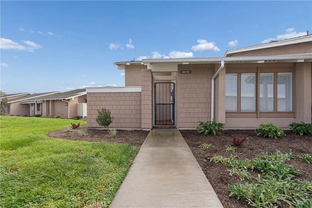 8855 Sutter Circle 520-c, Huntington Beach, California 92646 home-pic-0