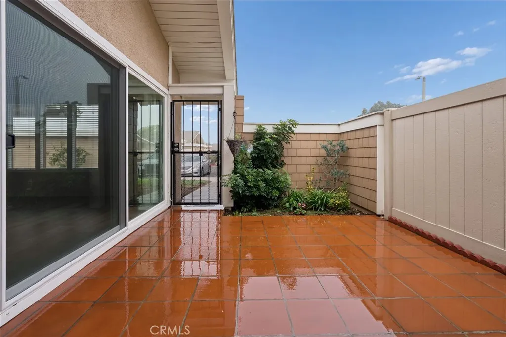 8855 Sutter Circle 520-c, Huntington Beach, California 92646 home-pic-4