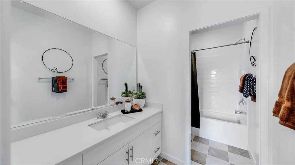 2670 Birdsong Privado Avenue, Ontario, California 91761 home-pic-6