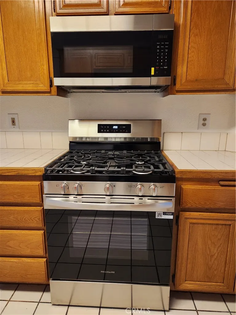 7545 Calais Court, Rancho Cucamonga, California 91730 home-pic-8
