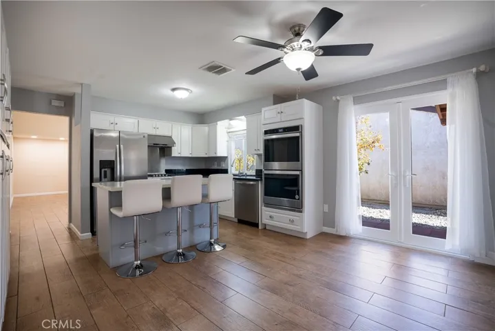 kitchen/dining area