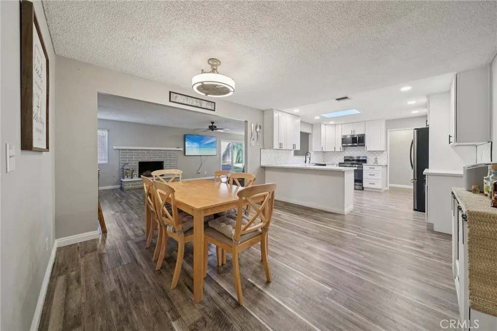 26408 Naomi Drive, Hemet, California 92544 home-pic-2