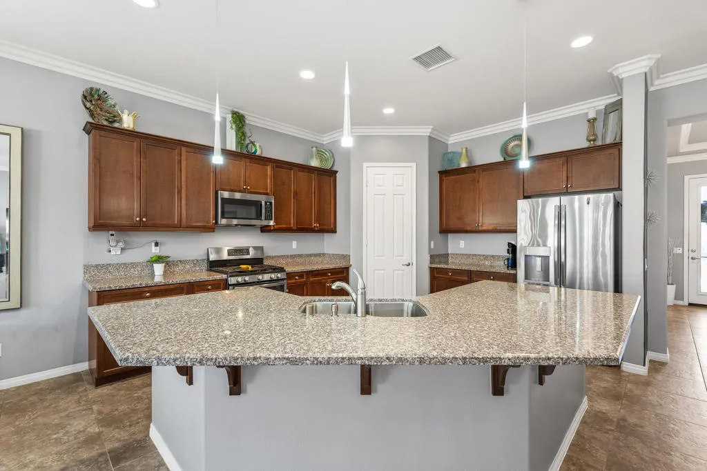 42941 Cusino Court, Indio, California 92203 home-pic-11