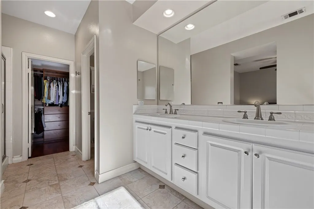 23402 Brookdale Lane 56, Valencia, California 91355 home-pic-34