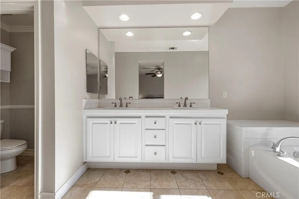 23402 Brookdale Lane 56, Valencia, California 91355 home-pic-33