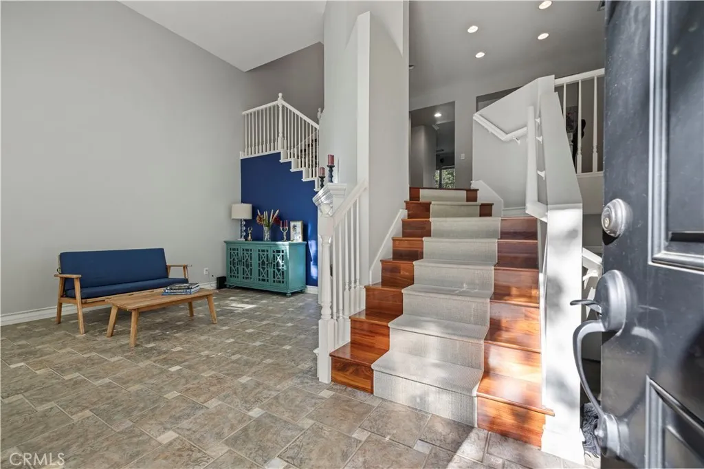 23402 Brookdale Lane 56, Valencia, California 91355 home-pic-2