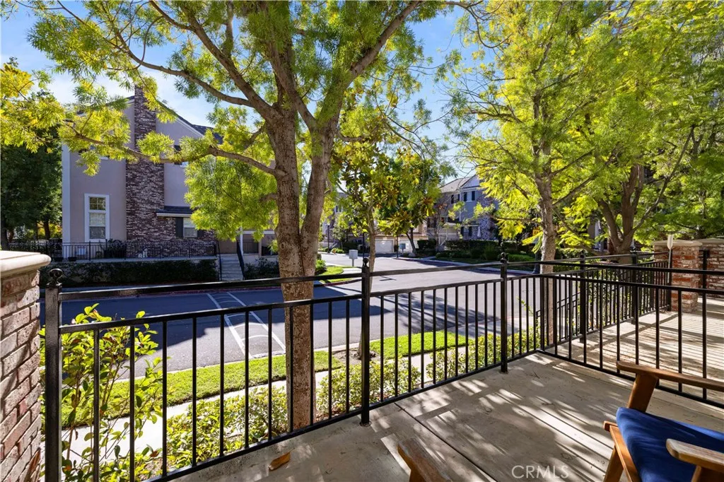 23402 Brookdale Lane 56, Valencia, California 91355 home-pic-46