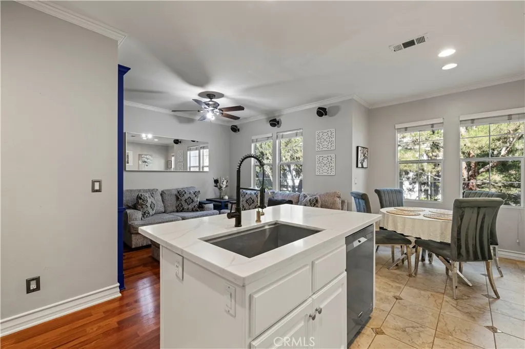 23402 Brookdale Lane 56, Valencia, California 91355 home-pic-15