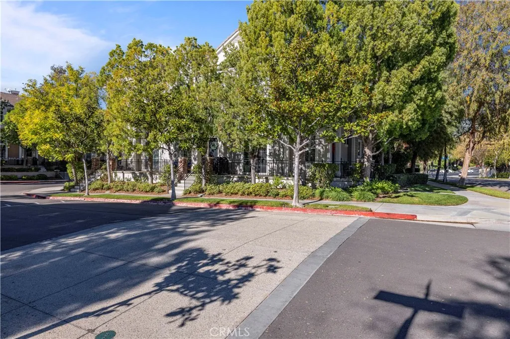 23402 Brookdale Lane 56, Valencia, California 91355 home-pic-53