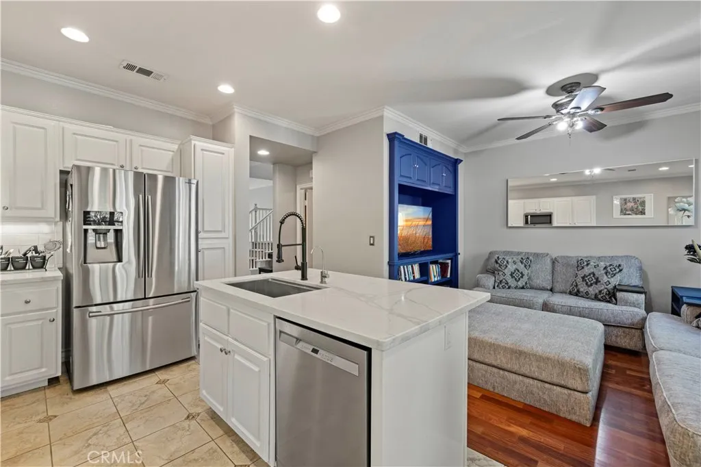 23402 Brookdale Lane 56, Valencia, California 91355 home-pic-17