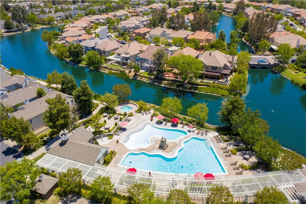 23402 Brookdale Lane 56, Valencia, California 91355 home-pic-68