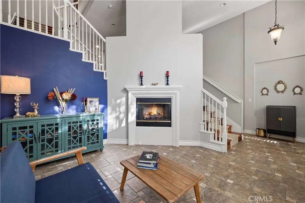 23402 Brookdale Lane 56, Valencia, California 91355 home-pic-4