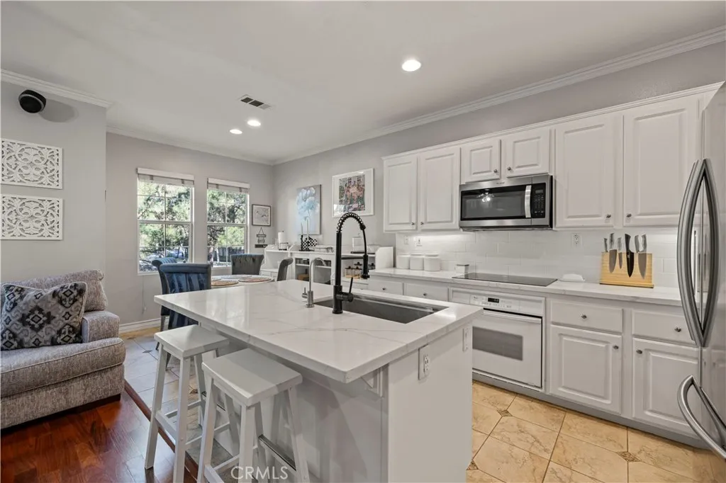 23402 Brookdale Lane 56, Valencia, California 91355 home-pic-13