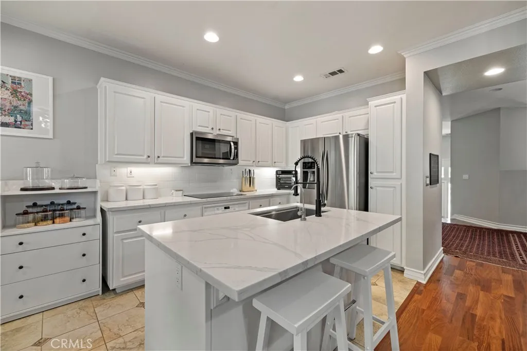 23402 Brookdale Lane 56, Valencia, California 91355 home-pic-14