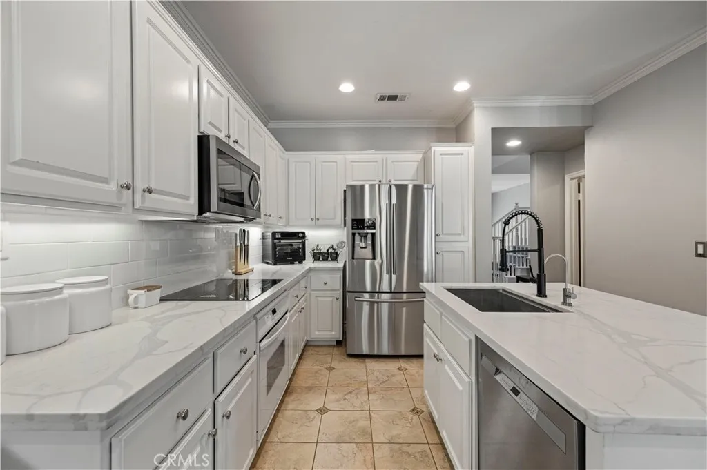 23402 Brookdale Lane 56, Valencia, California 91355 home-pic-1