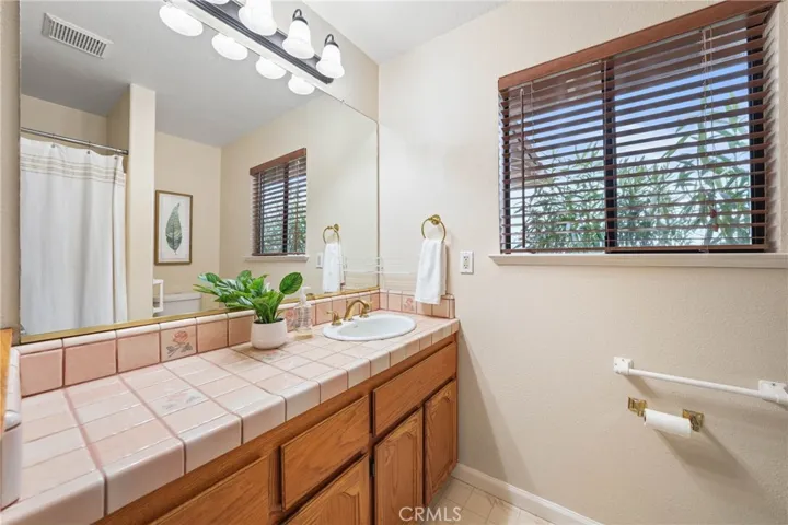 2nd Bathroom
