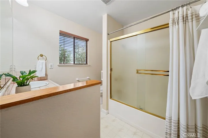 2nd bathroom