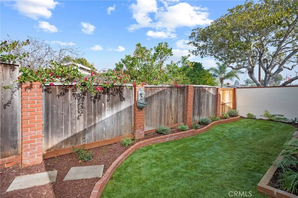 1707 Massena Avenue, Redondo Beach, California 90277 home-pic-40