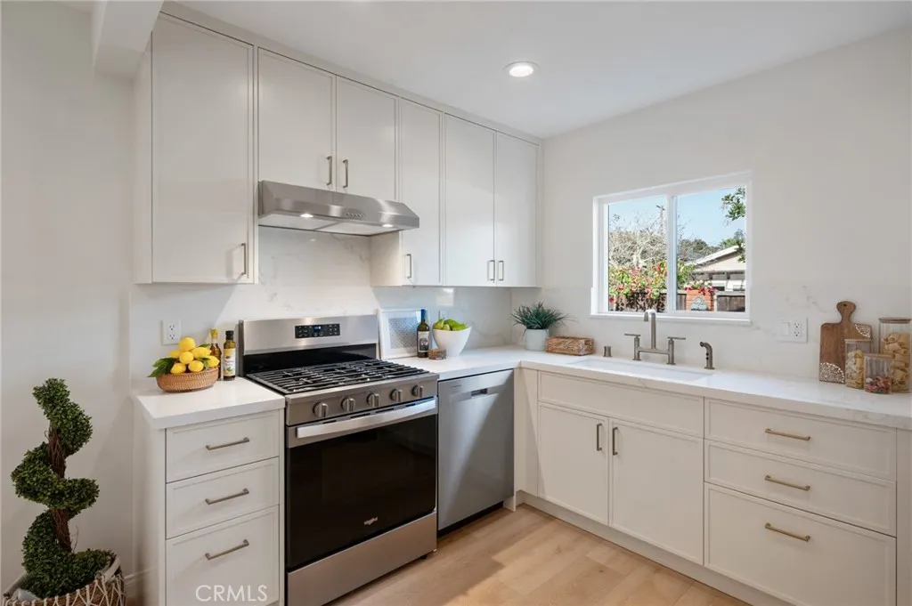1707 Massena Avenue, Redondo Beach, California 90277 home-pic-6