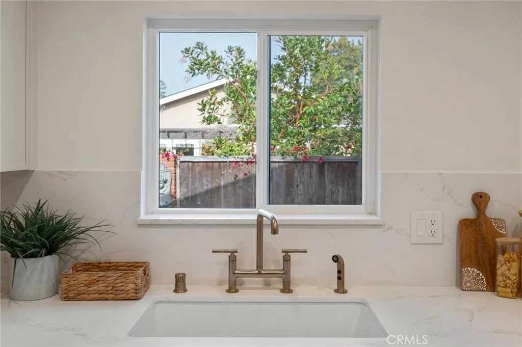 1707 Massena Avenue, Redondo Beach, California 90277 home-pic-4