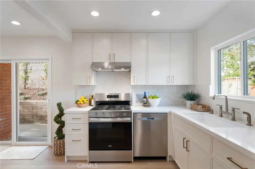 1707 Massena Avenue, Redondo Beach, California 90277 home-pic-8