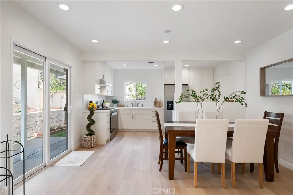 1707 Massena Avenue, Redondo Beach, California 90277 home-pic-11