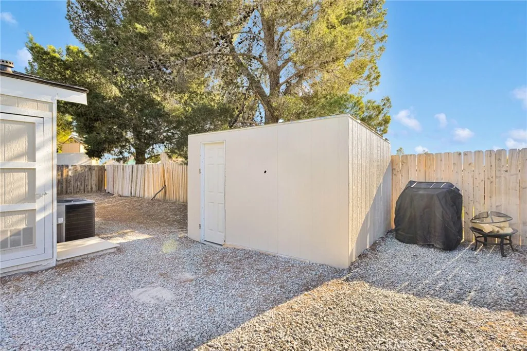 24939 Camino Del Norte, Barstow, California 92311 home-pic-26