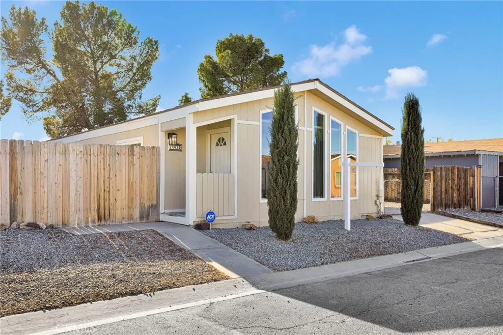 24939 Camino Del Norte, Barstow, California 92311 home-pic-1