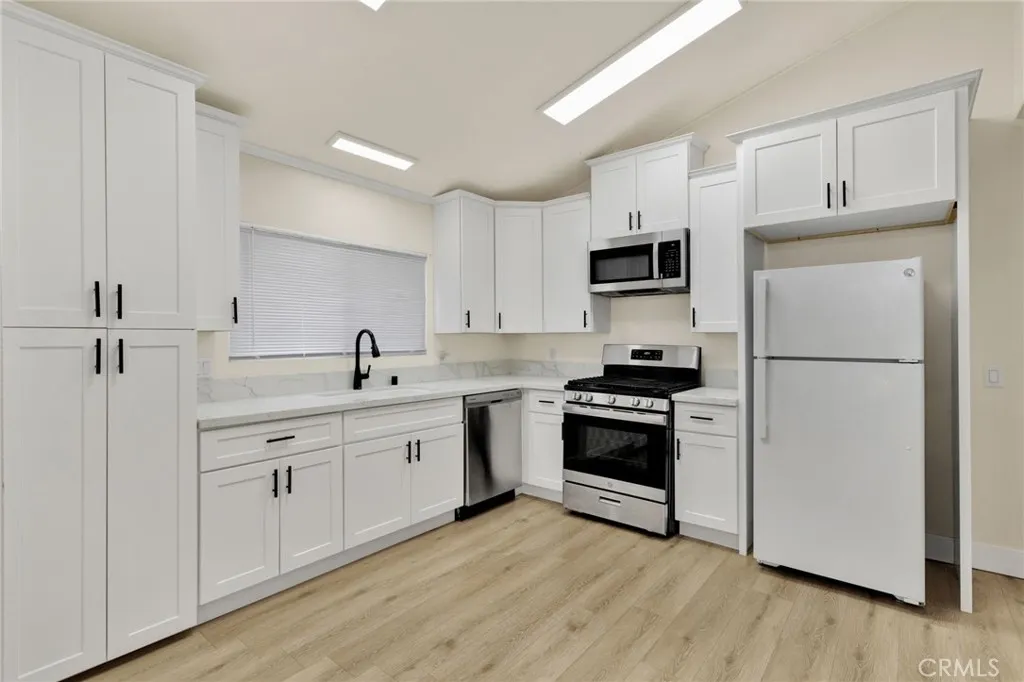 24939 Camino Del Norte, Barstow, California 92311 home-pic-8