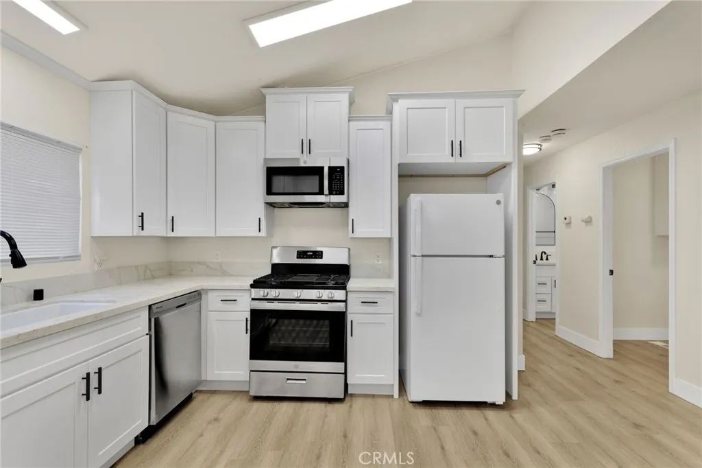 24939 Camino Del Norte, Barstow, California 92311 home-pic-9