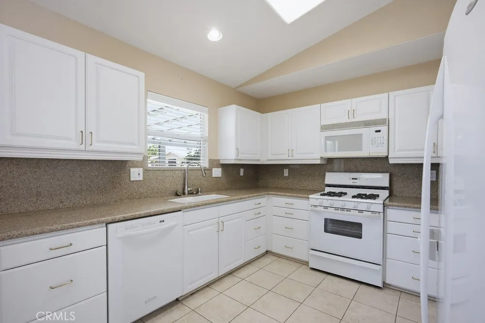 2998 Elder, Hemet, California 92545 home-pic-9