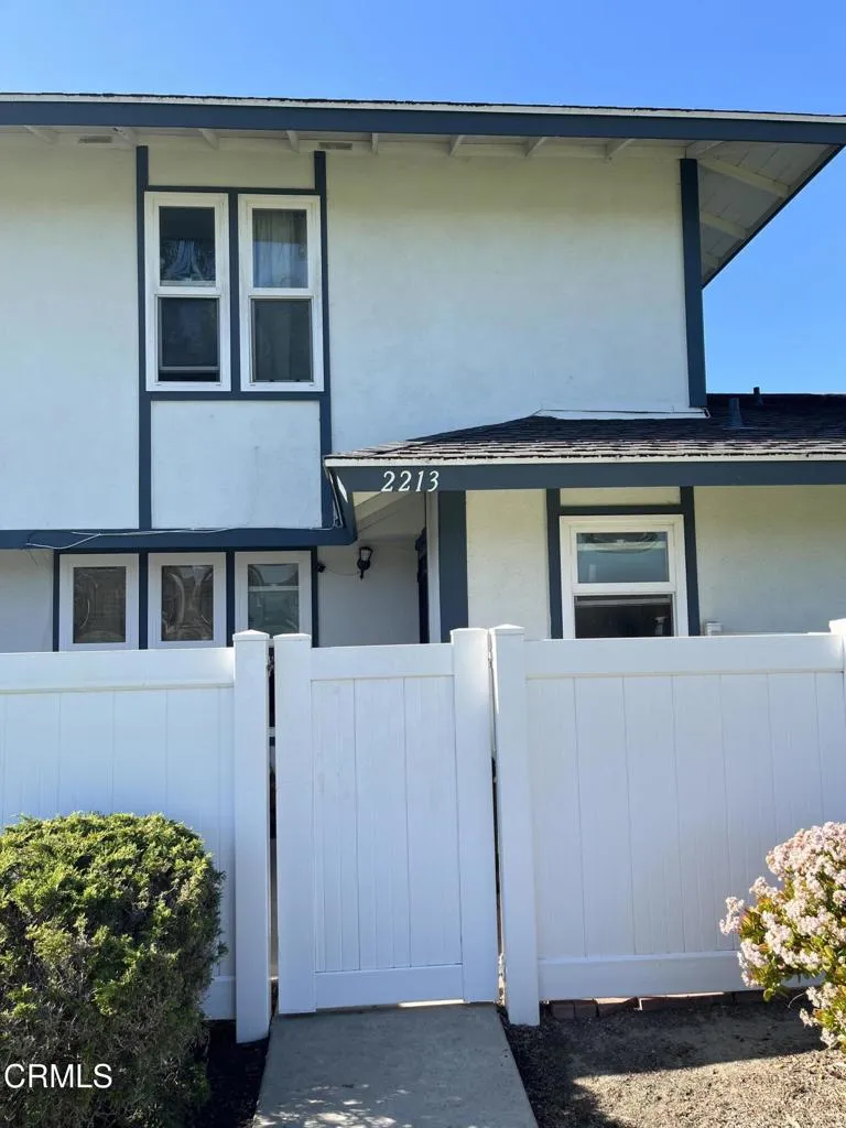 2213 Miramar Walk 2213, Oxnard, California 93035 home-pic-1