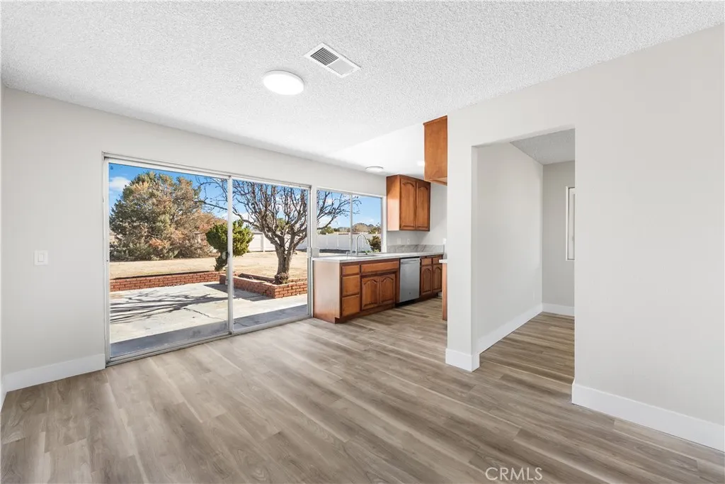 40596 Fieldspring, Lancaster, California 93535 home-pic-12