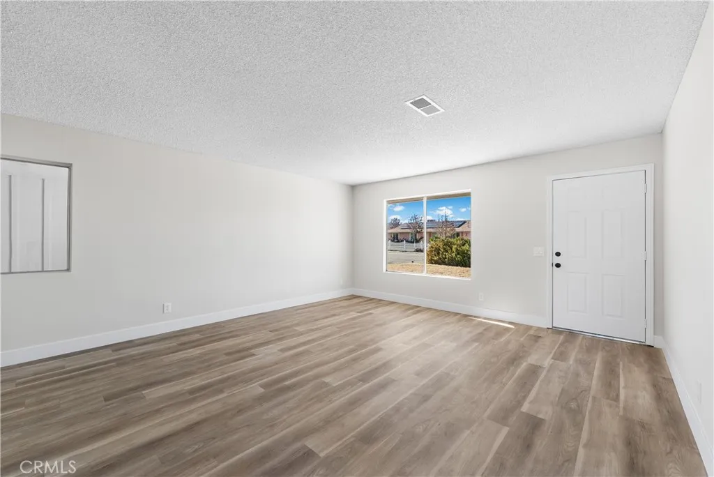 40596 Fieldspring, Lancaster, California 93535 home-pic-9