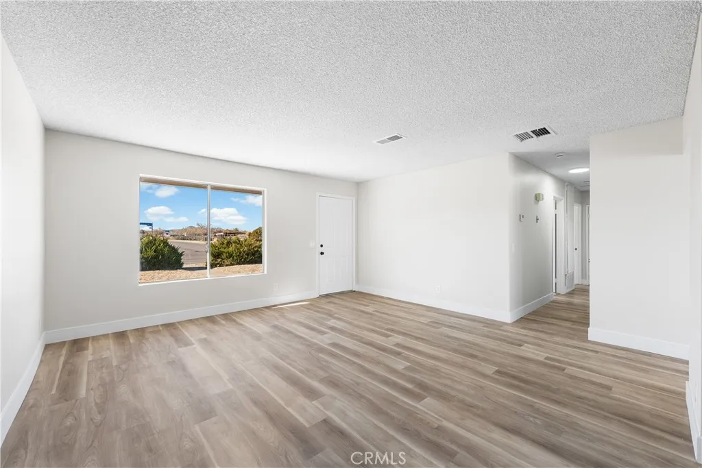 40596 Fieldspring, Lancaster, California 93535 home-pic-10