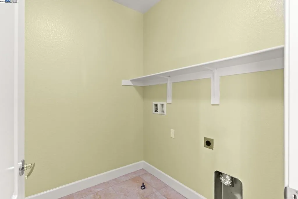 1525 Middle Ln, Hayward, California 94545 home-pic-29