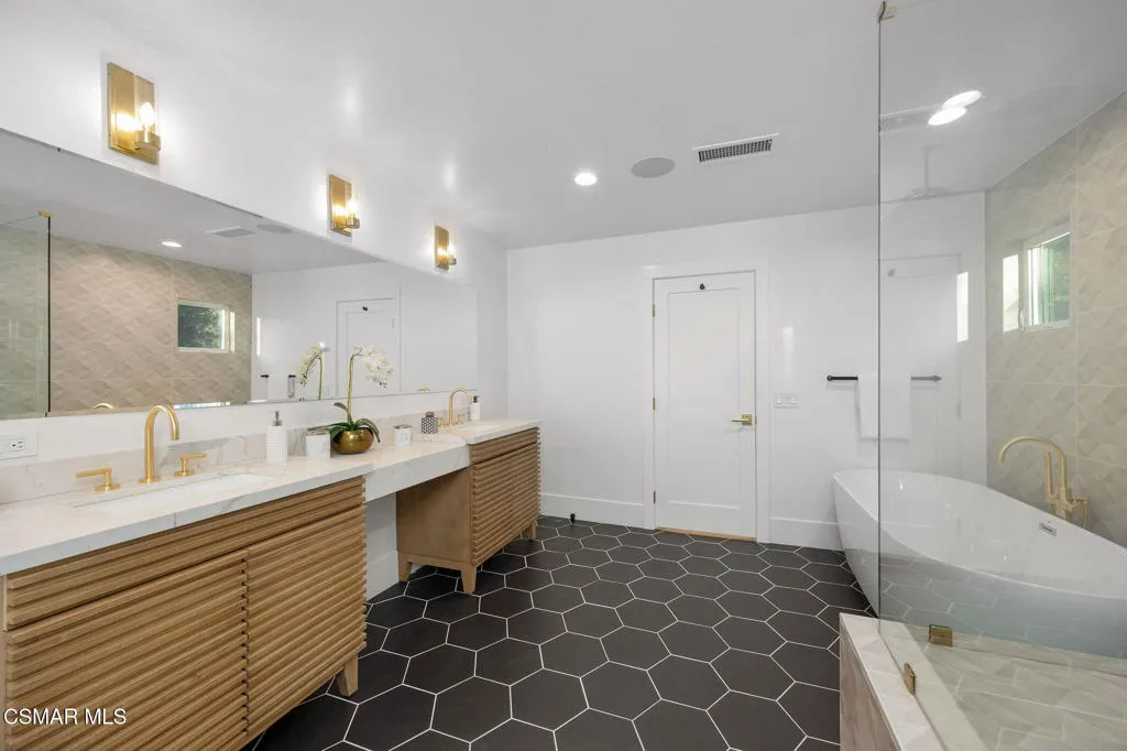 1324 La Granada Drive, Thousand Oaks, California 91362 home-pic-25
