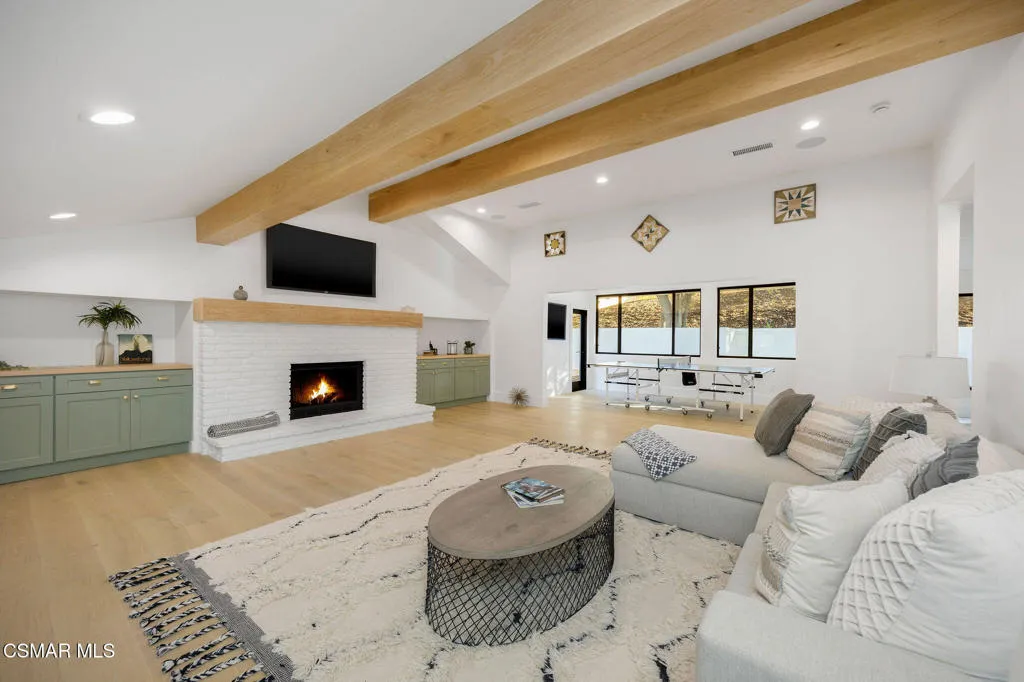 1324 La Granada Drive, Thousand Oaks, California 91362 home-pic-17