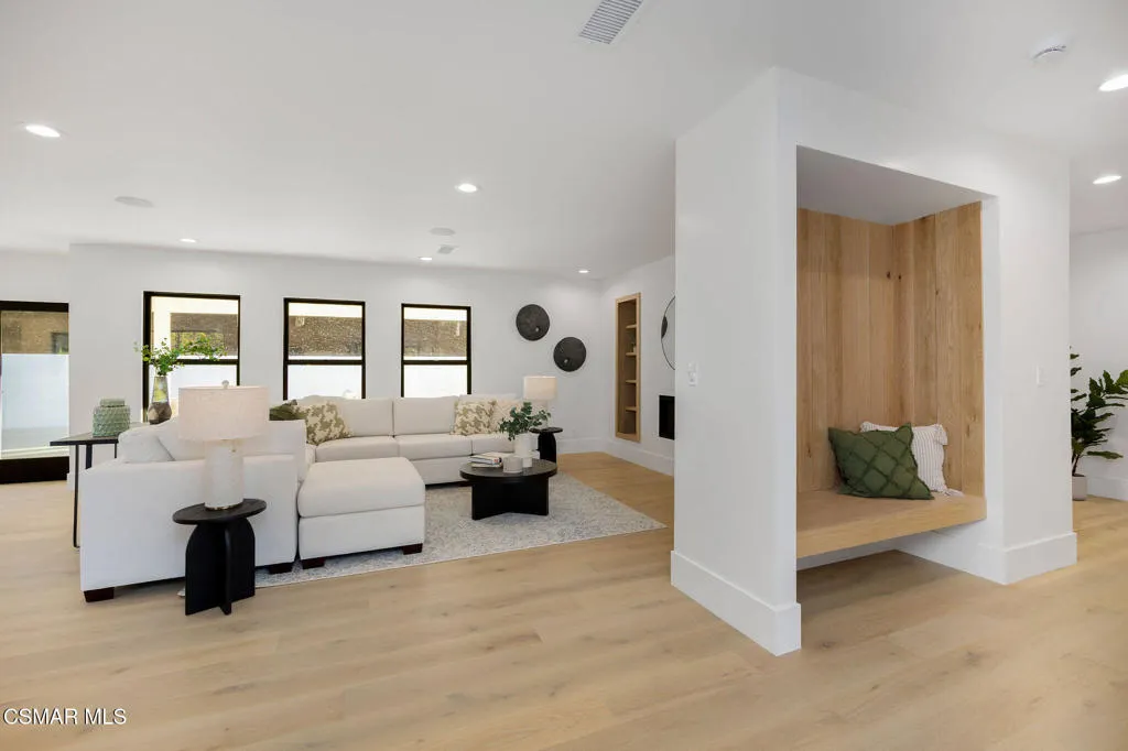 1324 La Granada Drive, Thousand Oaks, California 91362 home-pic-8