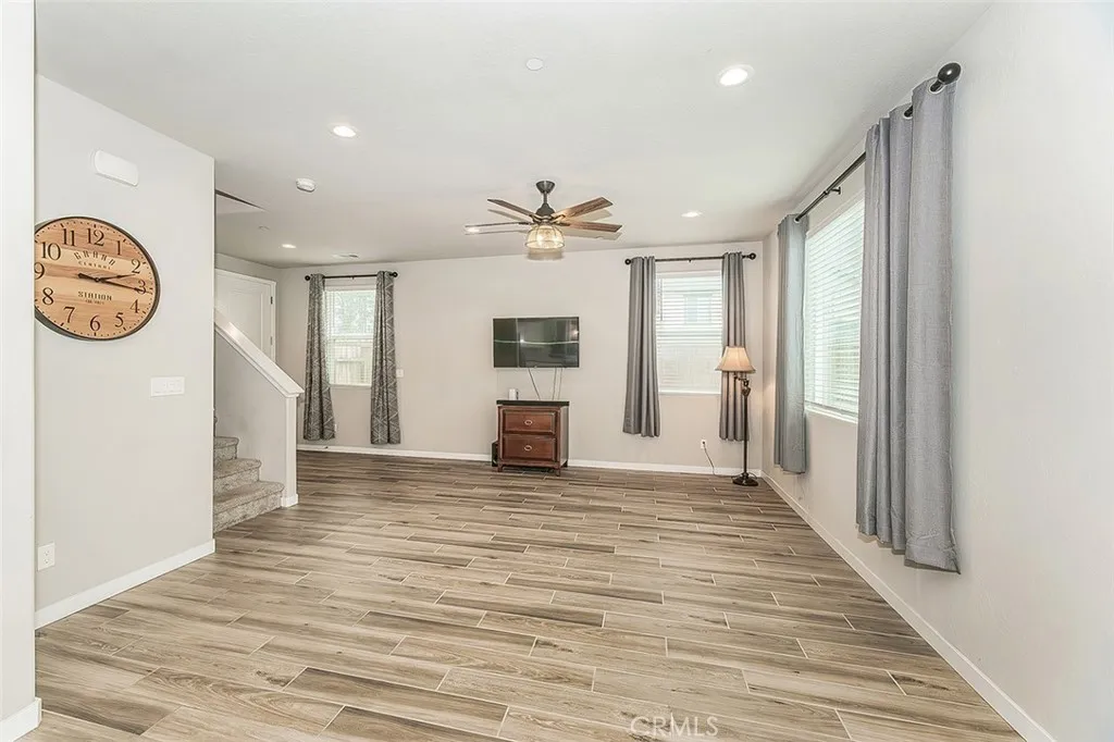 4085 N Sandrini, Fresno, California 93723 home-pic-6