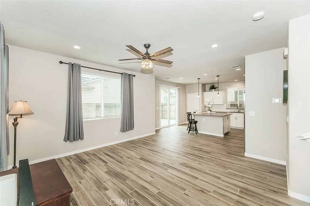 4085 N Sandrini, Fresno, California 93723 home-pic-8