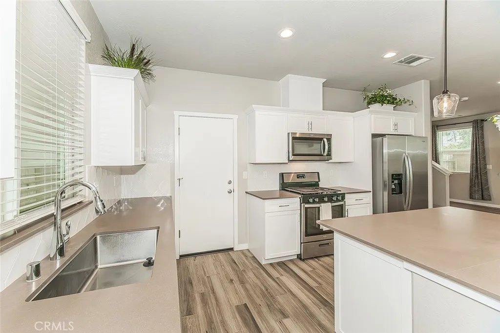 4085 N Sandrini, Fresno, California 93723 home-pic-13
