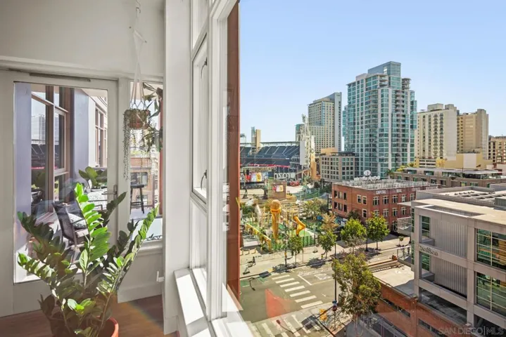 427 9th Ave 704, San Diego, California 92101